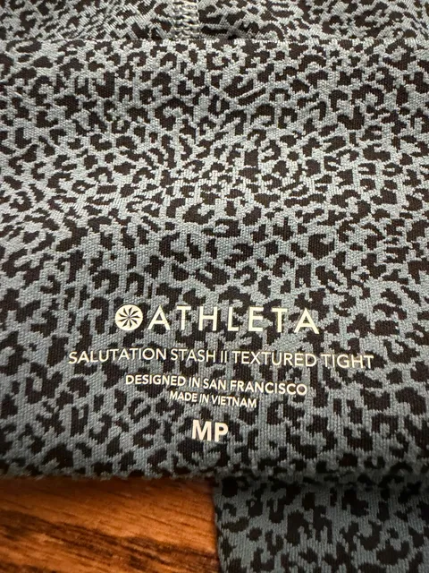 Athleta Salutation Stash II Textured Tight Size MP Blue Leopard