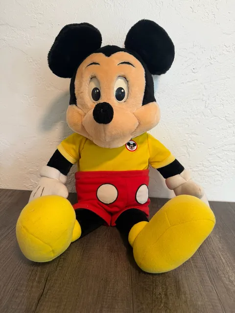 Worlds of Wonder The Talking Mickey Mouse Animated Plush Doll