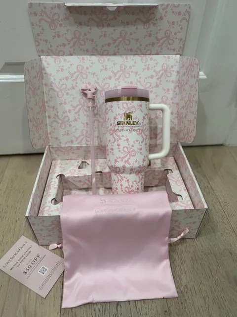 Stanley x LoveShackFancy Quencher H2.0 Tumbler Size 30oz Pink Bow Gift Set