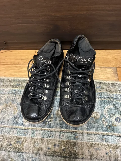 Coach Gwendolyn Size 9.5B Black Patent Leather Sneakers