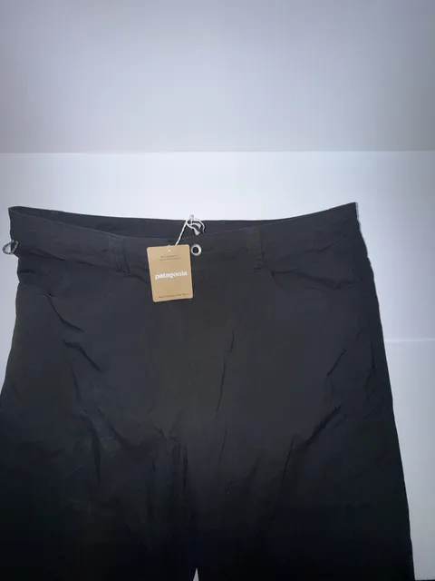 Patagonia Men’s Black Chino Pants 38 Regular Straight 50+ UPF Flat Front NWT