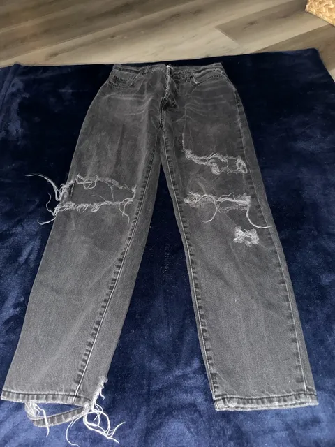 Forever 21 Distressed Straight Jeans Size 29 Black