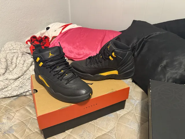 Nike Air Jordan 12 Retro Size 13 Black Taxi Basketball Shoes