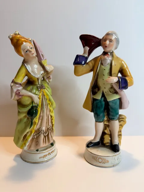 Vintage Porcelain Colonial Man And Woman Figurine Set