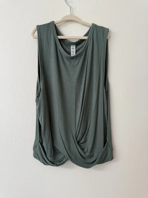 Alo Yoga Twist Front Tank Top Size M Green Rayon Spandex