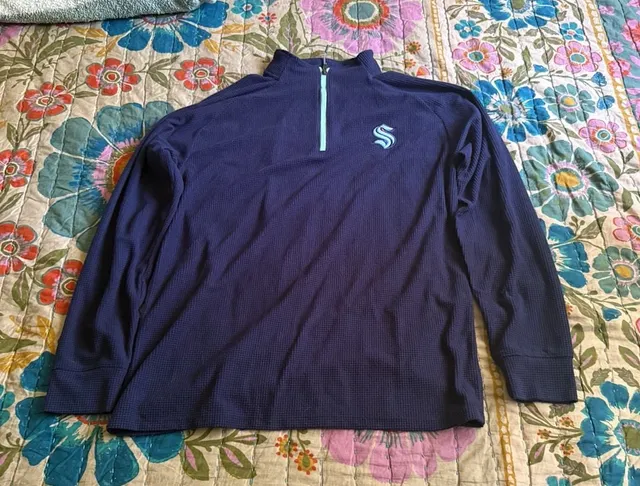 NHL Seattle Kraken 1/4 Zip Waffle Pullover Size L Blue