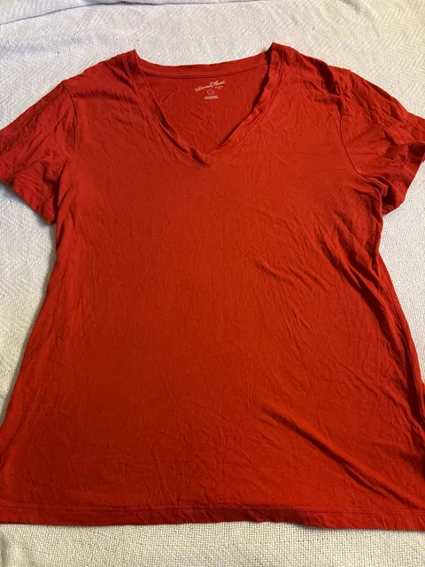 Universal Thread V-Neck T-Shirt Size L Red Short Sleeve