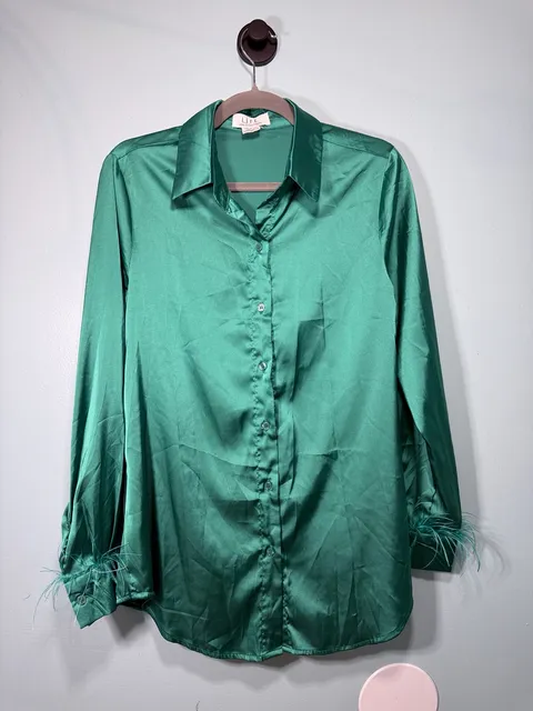 L.I.F.E. Satin Button-Up Shirt Size M Green Feather Cuff