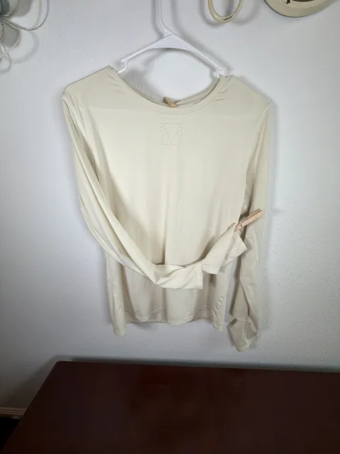 H&M Move Long Sleeve Top Size L Cream Athleisure