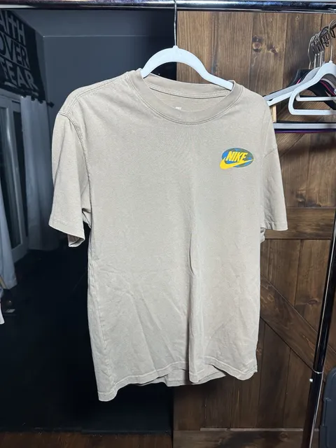 Nike Play It Cool Mother Earth T-Shirt Size S