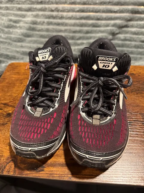 Brooks Ghost 10 Running Shoes Size 6.5 Black Pink
