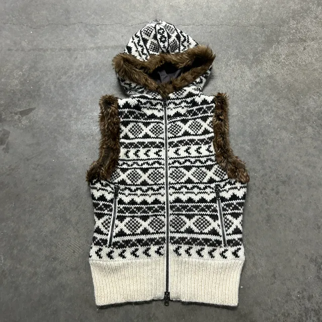 J Davidsson 100% Icelandic Wool Fair Isle Hooded Sweater Vest Faux Fur M