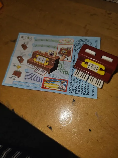 Magic Kinder Sunny Festival Der Noten Piano Toy With Paper Slip
