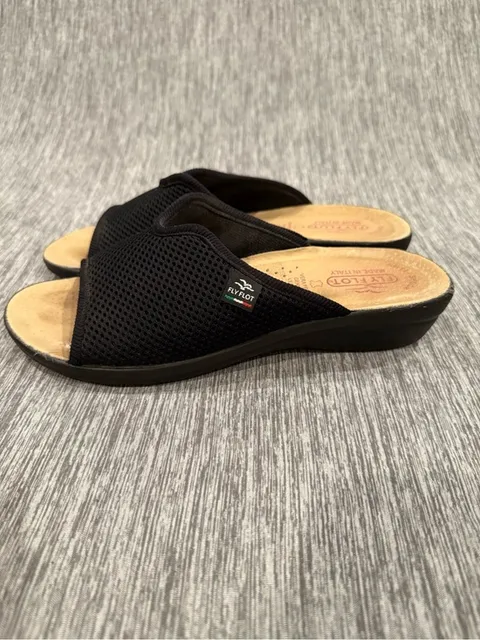 Fly Flot Women's Black Open-Toe Slide Mules