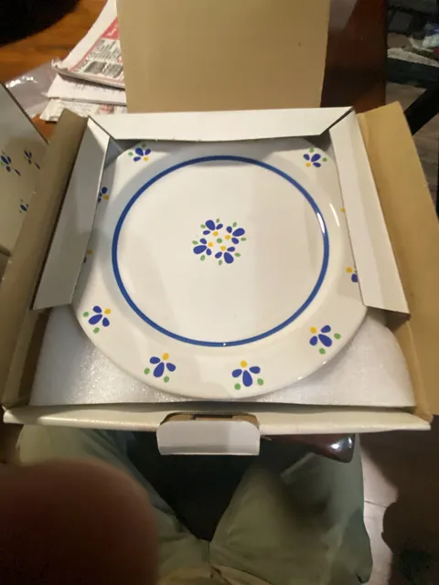 Avon Fresh Flower Salad Plates Set of 4 1987 Vintage
