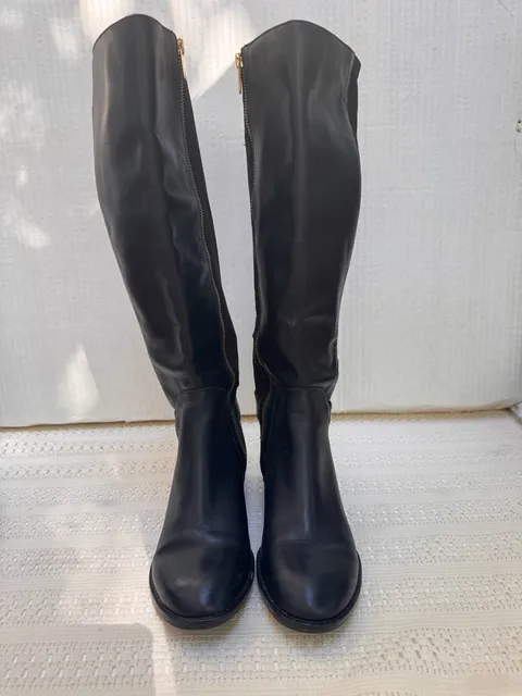 Michael Kors Boots Size 7.5M Black Leather boots 