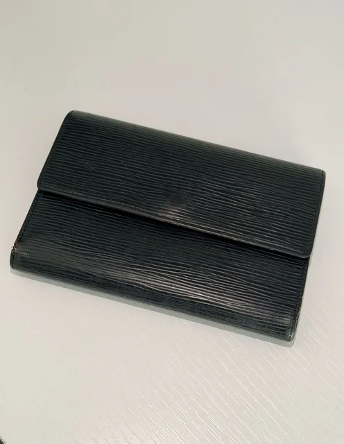 Louis Vuitton Epi Leather Black International Wallet