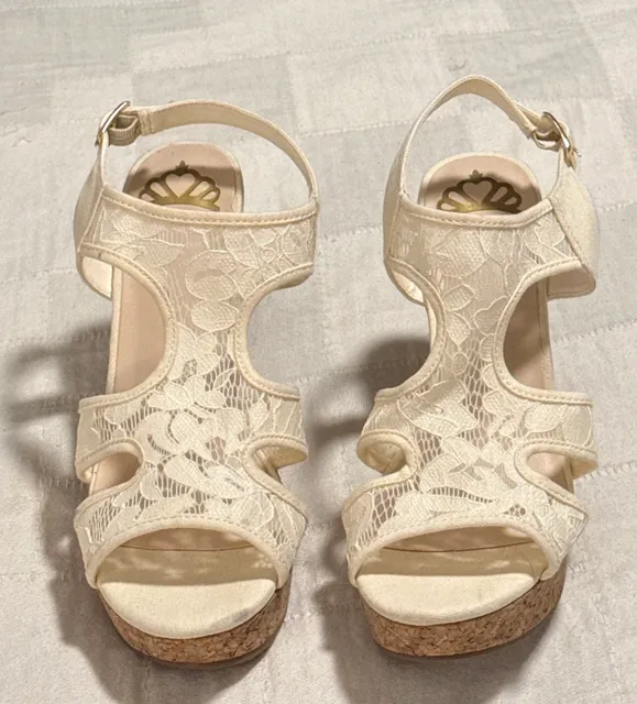 Fergalicious Wedge Sandals Cream Lace Cork Platform Peep Toe