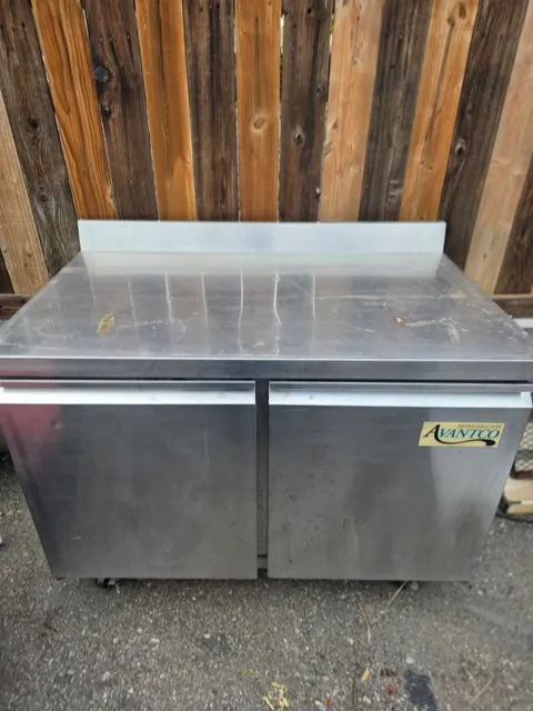 Avantco 178TWT48FHC Worktop Refrigerator Stainless Steel