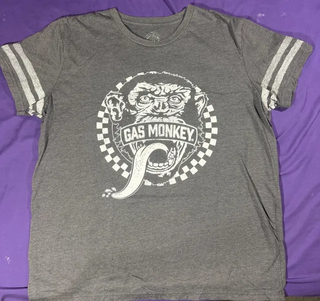 Gas Monkey Garage T-Shirt Size L Gray Graphic Stripe Sleeve