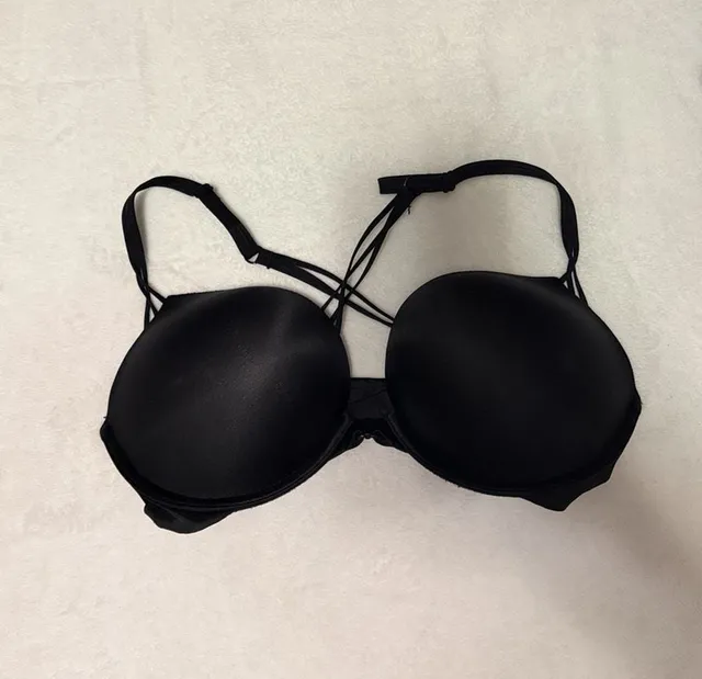 Victoria's Secret Bombshell Plunge Bra Size 36C Black