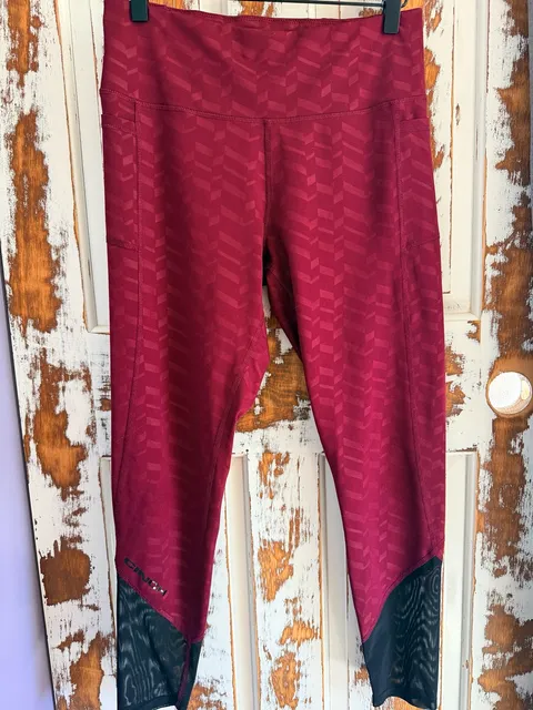 Cinch Women’s Active Leggings Size Medium Burgundy Geo Mesh Trim Equestrian