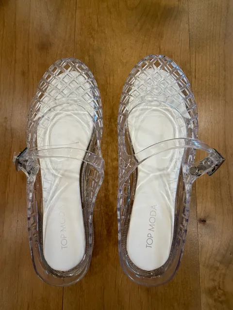 Top Moda Clear Jelly Flats Size 6 Cage Sandals