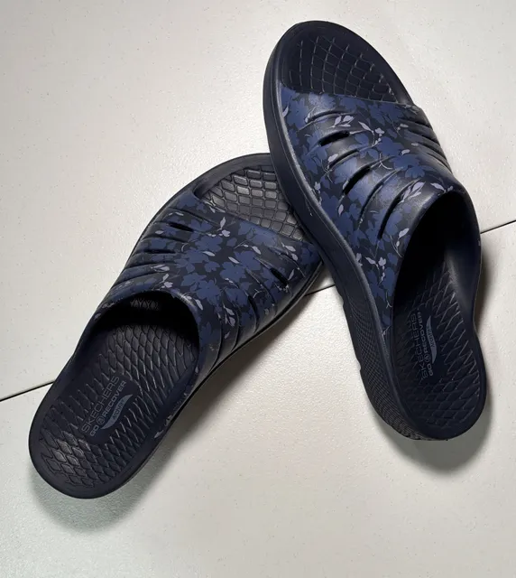 Skechers Go Recover Arch Fit Slides