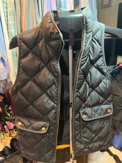 J.Crew Quilted Vest Size XS Black Gold Snaps