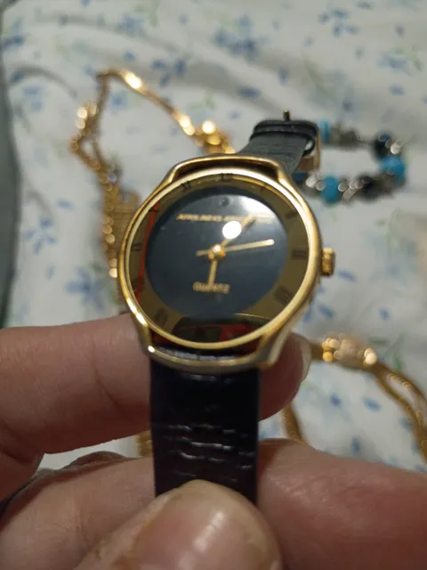 Aerolineas Argentinas Quartz Watch Black Dial Gold Tone