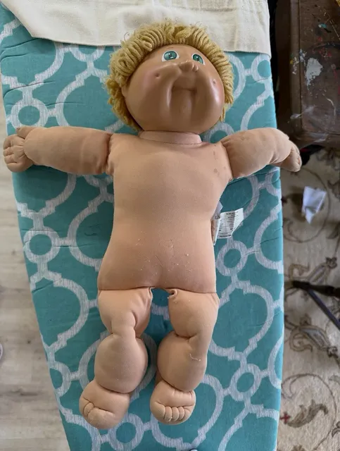 Cabbage Patch Kids 16in Soft Body Doll Signed Xavier Roberts Green Eyes