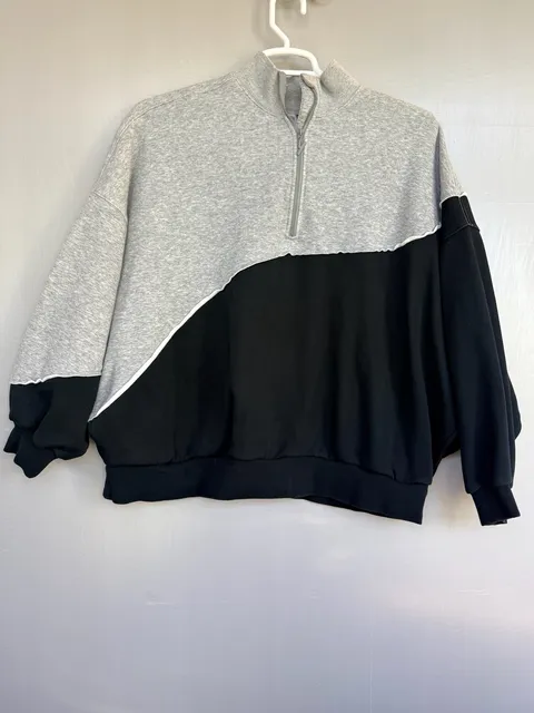 Yitty Colorblock Half-Zip Sweatshirt Size XXL/1X Gray Black Raw Hem
