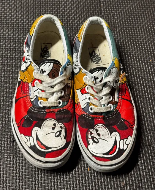 VANS Era x Disney "Mickey & Friends" Youth Size 13.5 Sneaker (2015 Edition)