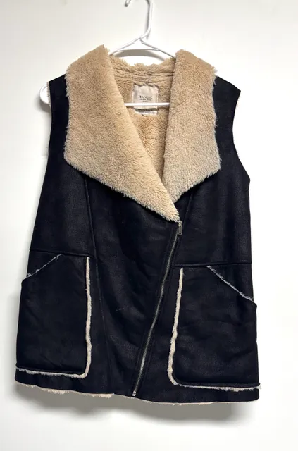Trafaluc Zara Faux Shearling Vest Size S Black Beige