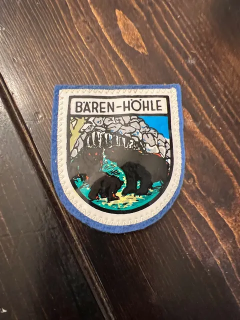 Vintage Bären-Höhle German Cave Souvenir Felt Patch Badge