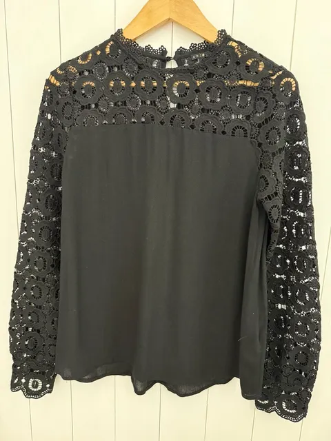Chloah Black Lace Crochet Long Sleeve Blouse Size L
