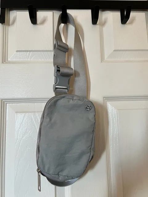 Lululemon Everywhere Belt Bag Size OS Gray Nylon Fanny Pack