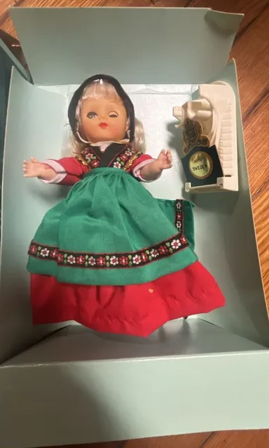 Fishel Dolls Of All Nations Sweden Doll No 151