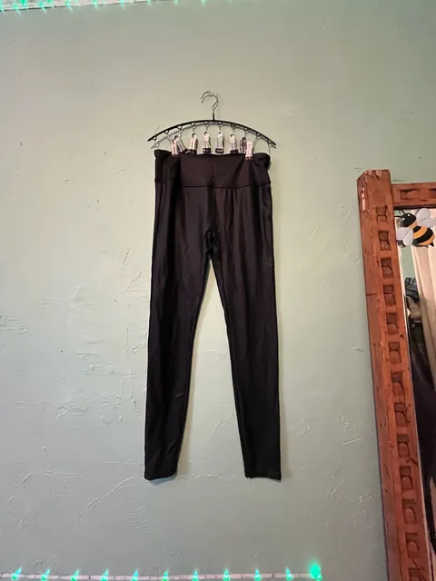 Retro Gong Leggings Size M Black Shimmery Faux Leather