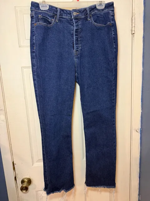 Old Navy Kicker Boot-Cut Jeans Size 12 Extra High-Rise