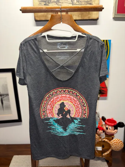 Disney The Little Mermaid Ariel Graphic T-Shirt Size L Gray