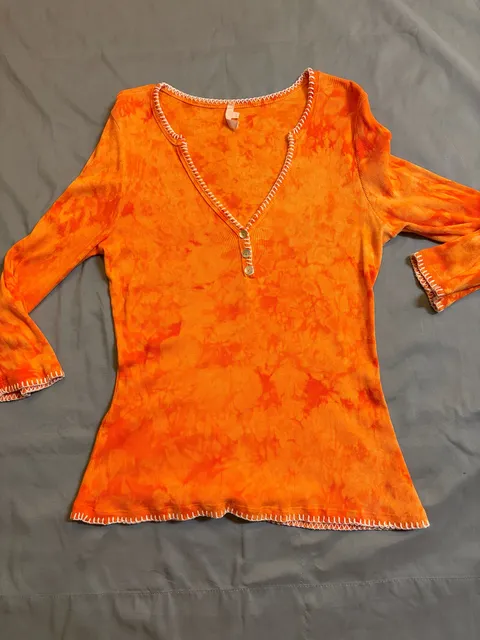 Me & Ro Size L Orange Tie Dye Ribbed Henley Top White Stitching