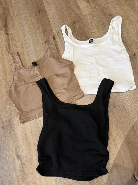 3 Set Cropped Tanks