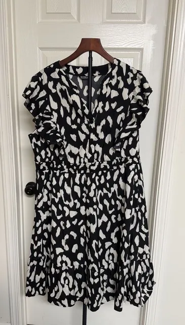 BloomChic Animal Print Dress Size 18-20 Black White/162