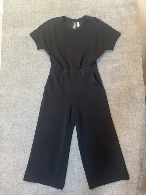 Spanx Airessentials Crop Jumpsuit Size L Black Short Sleeve Wide Leg