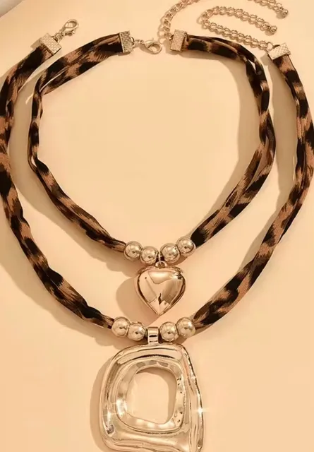 2pcs Set Vintage Leopard Print Heart Pendant Necklace