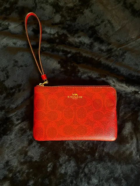 Coach Corner Zip Wristlet Signature Canvas Bold Red