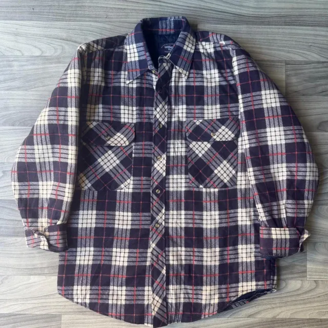 Williams Bay Quilted Flannel Size L Navy Red Plaid