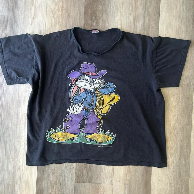 Ozark Mountain Jean Company Bugs Bunny 1995 T-Shirt Black Boxy Crop Top