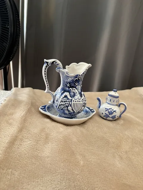 Vintage Enesco Blue And White Patriotic Eagle Pitcher And Saucer